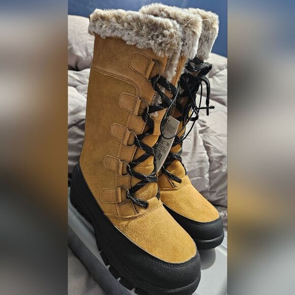 All In Motion Women's Tan and Black Winter Boots 5 - Picture 4 of 8
